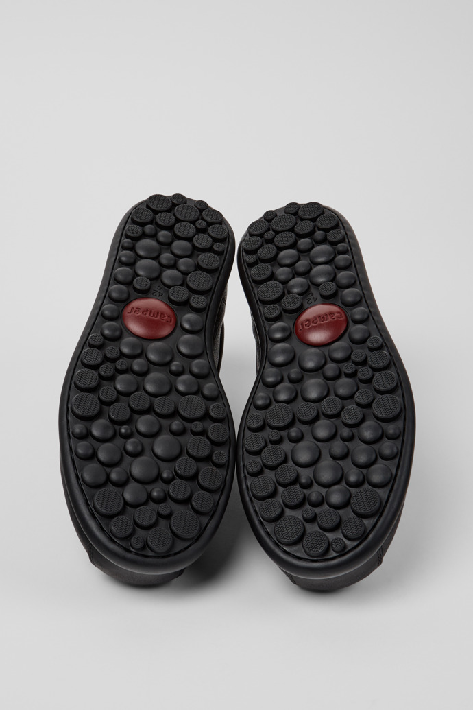 Camper Pelotas - Zapatilla negra de piel para hombre.