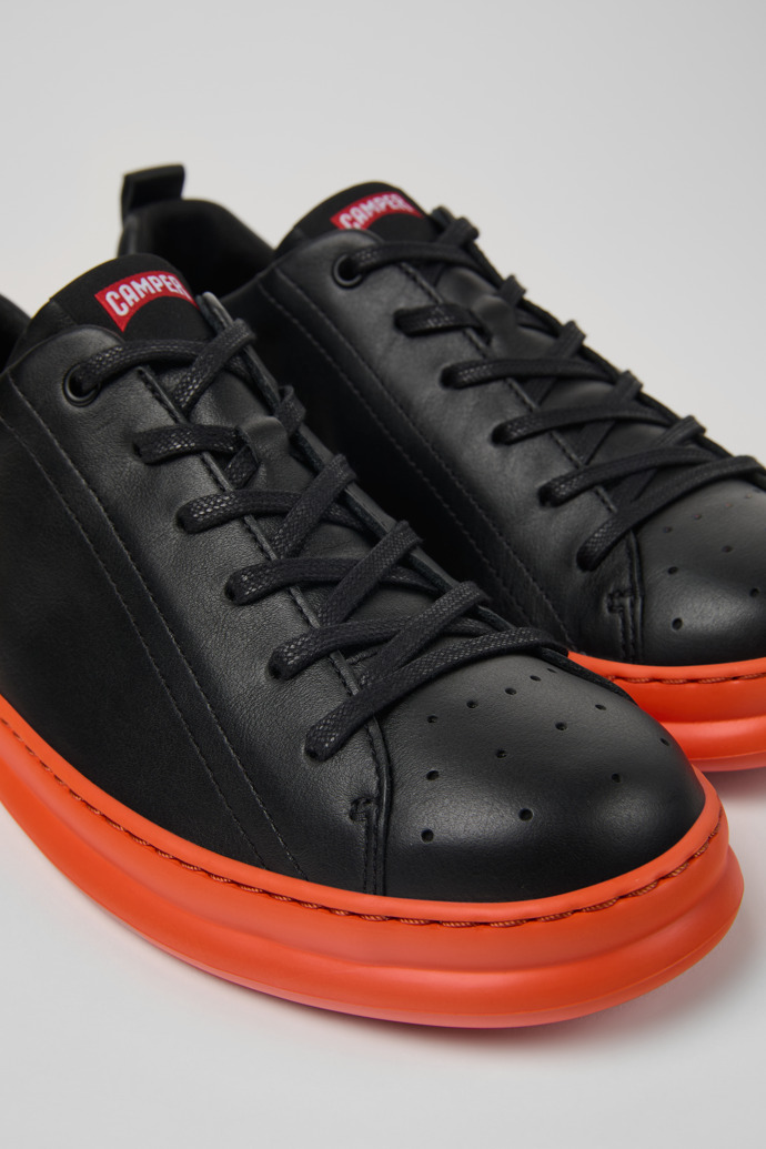 Camper Runner - Zapatilla de piel negra para hombre
