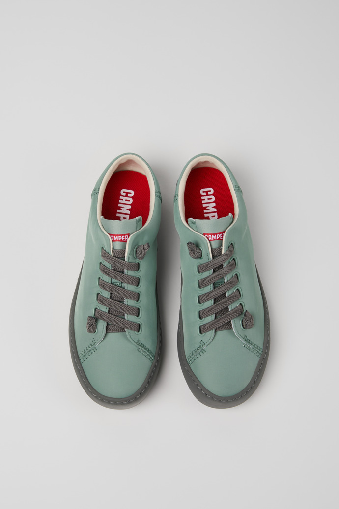 Camper Peu Touring - Zapatillas verdes para mujer de PET reciclado.