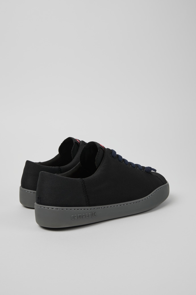 Camper Peu Touring - Zapatillas negras para hombre fabricadas con PET reciclado.