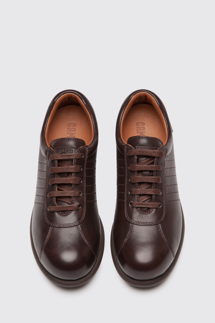 Camper Pelotas - Zapatos de piel marrón oscuro para mujer.